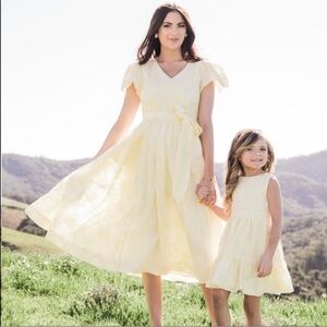 Elegant Yellow Dress Rachel Parcell